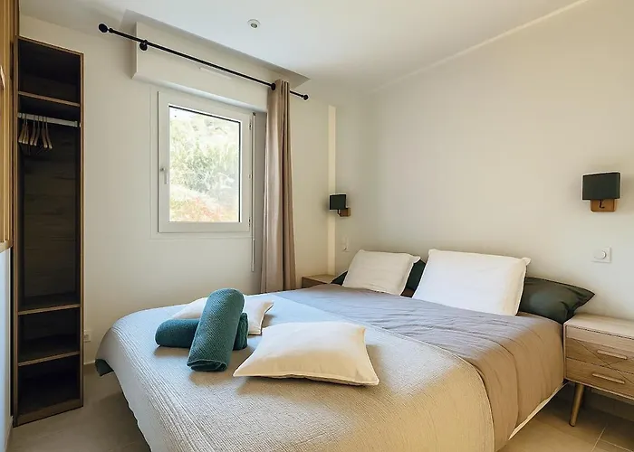 T1 Bis Renove, Clim Et Confort - Raphael * Saint-Raphael (Var)